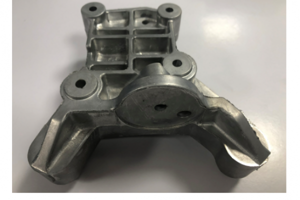 減少壓鑄模具裂紋的工藝研究與應用